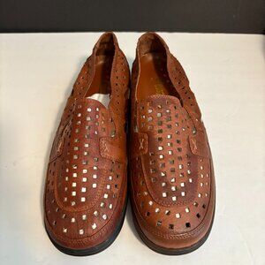 Comfort-Well Brown Leather Slip on Women's Shoes Size 8.5 WW. NWOB